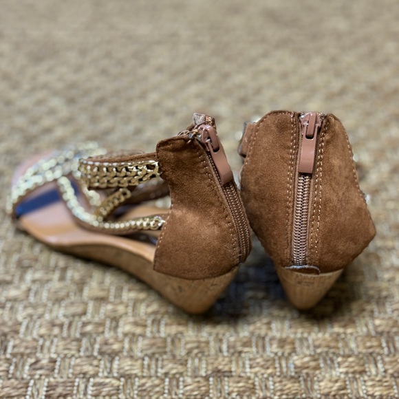 Open Toe Sandal w/Gold Chain Straps and Cork Wedge Heels - Picture 4 of 6